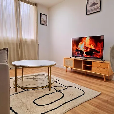 Appartement Netflix Bergson & Stade Guichard & Zenith & Cite Du Design