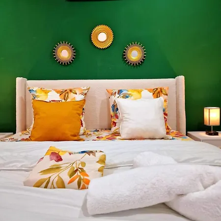 Netflix Bergson & Stade Guichard & Zenith & Cite Du Design Saint-Etienne (Loire)